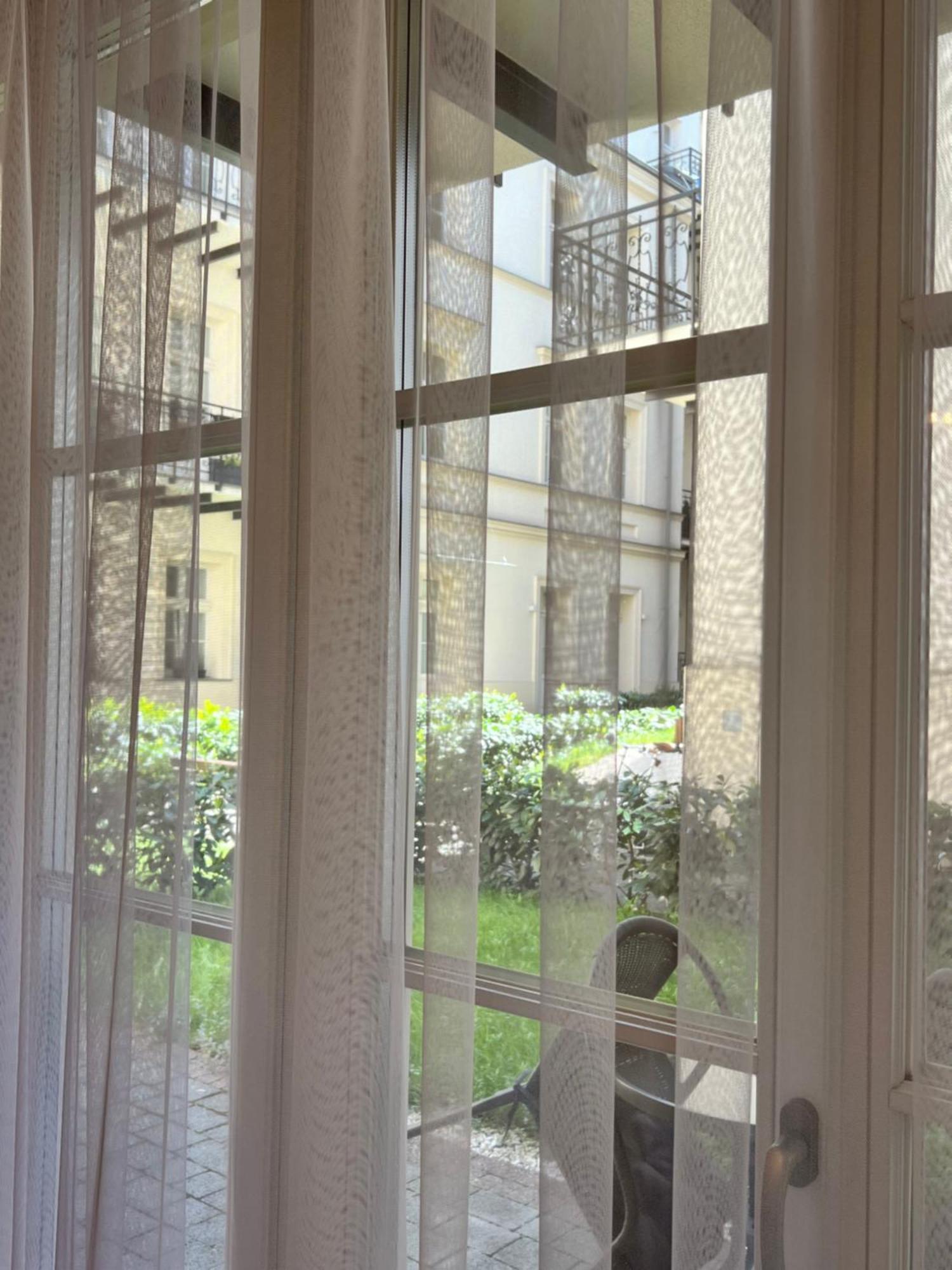 Atrium - Old Town Luxury Apartments - By Upstairs Cracóvia Exterior foto